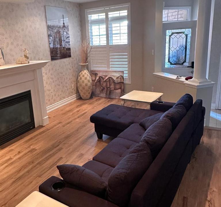 Photo of Livingroom in East Credit