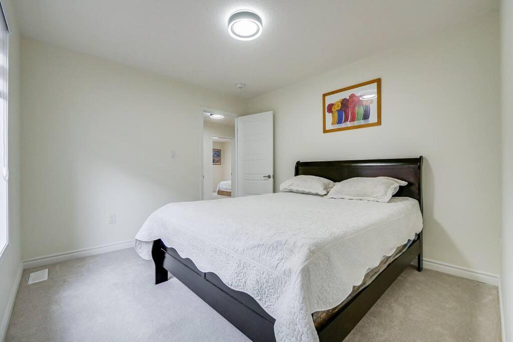 Photo of Bedroom in Halton Regional Municipality