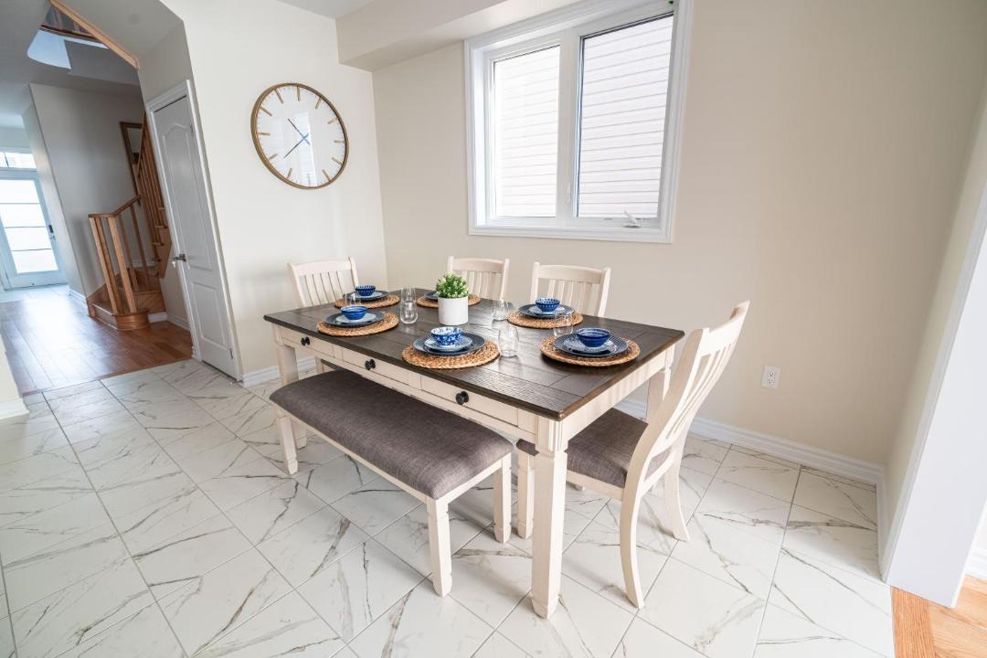Photo of Livingroom in Thorold