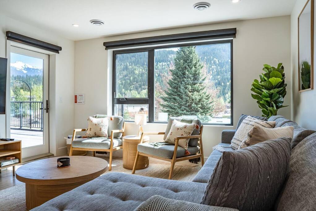 Photo of Livingroom in Revelstoke