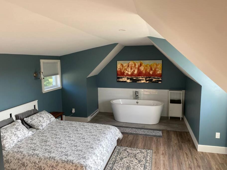 Photo of Bedroom in Stanstead Township