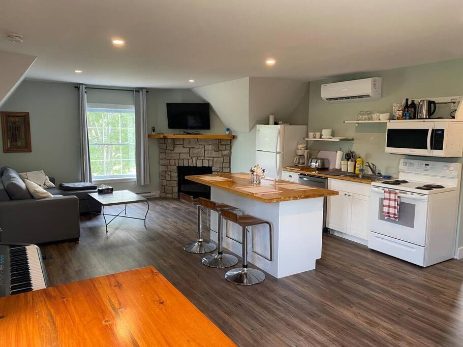 Photo of Kitchen in Stanstead Township