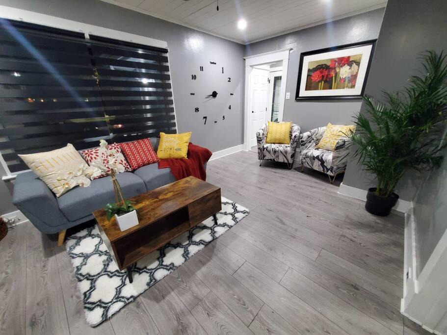 Photo of Livingroom in North Central Edmonton