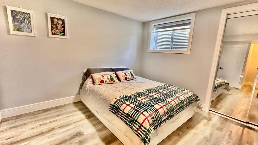 Photo of Bedroom in Canyon Meadows