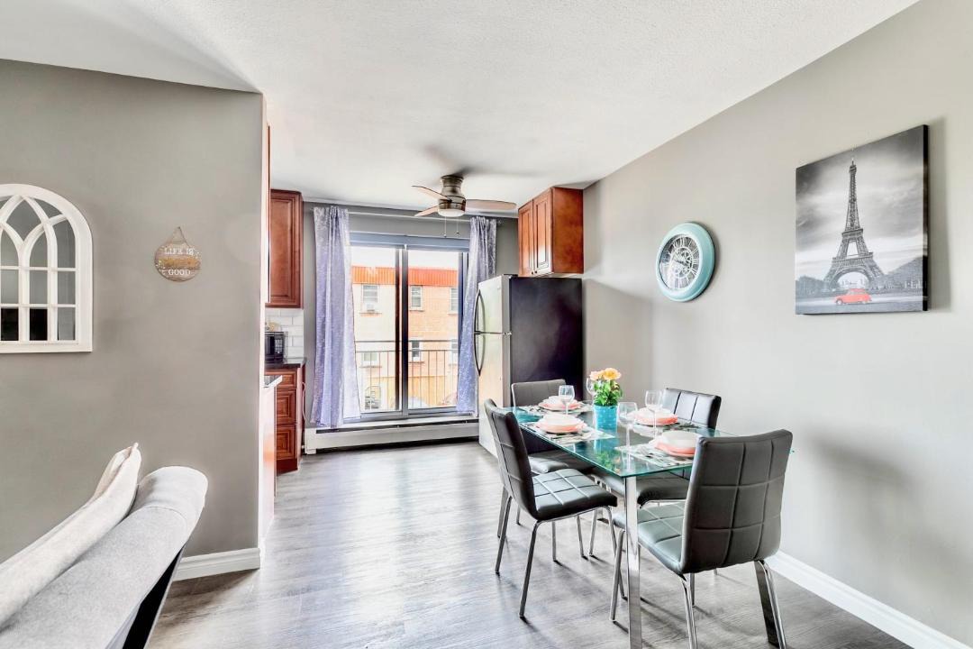 Photo of Livingroom in Rosedale