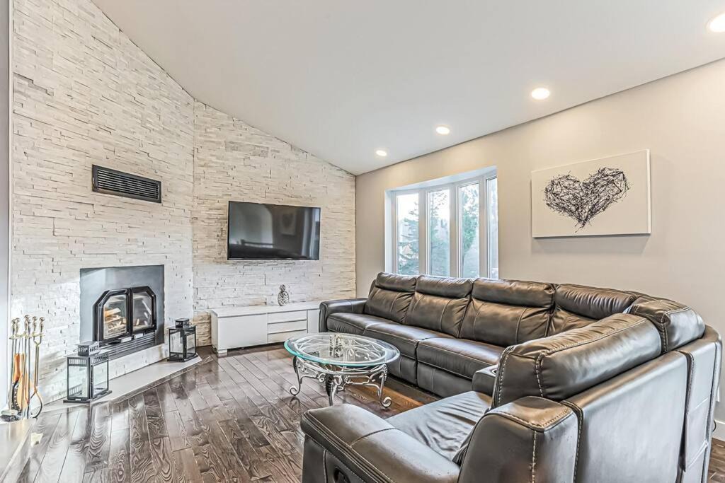 Photo of Livingroom in Prevost