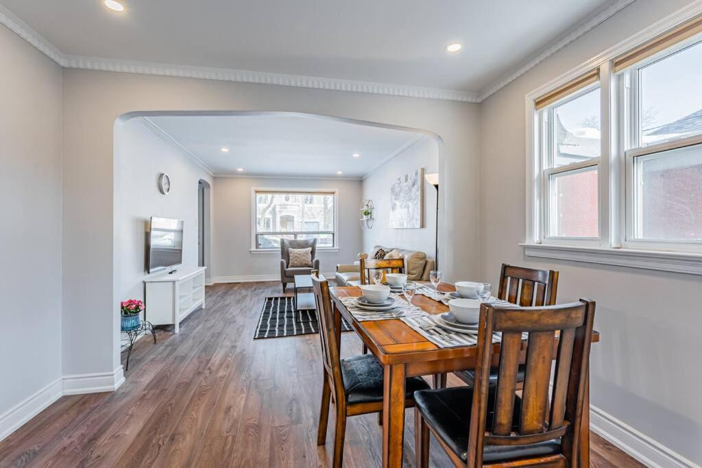 Photo of Livingroom in The Queensway