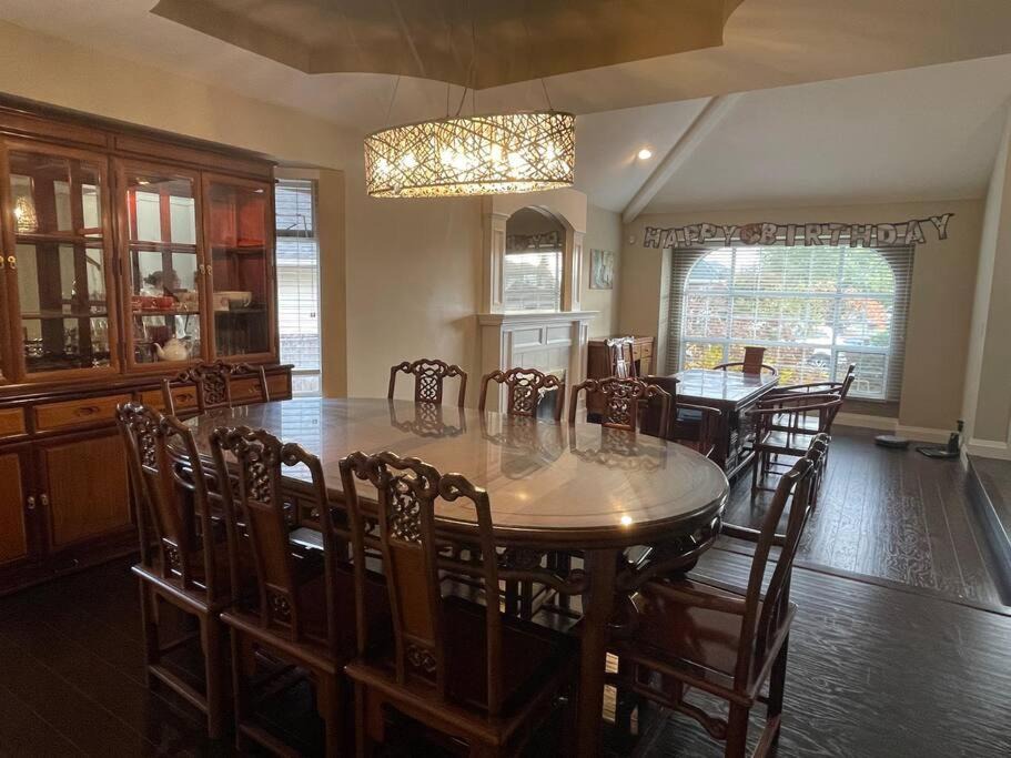 Photo of Livingroom in Langley