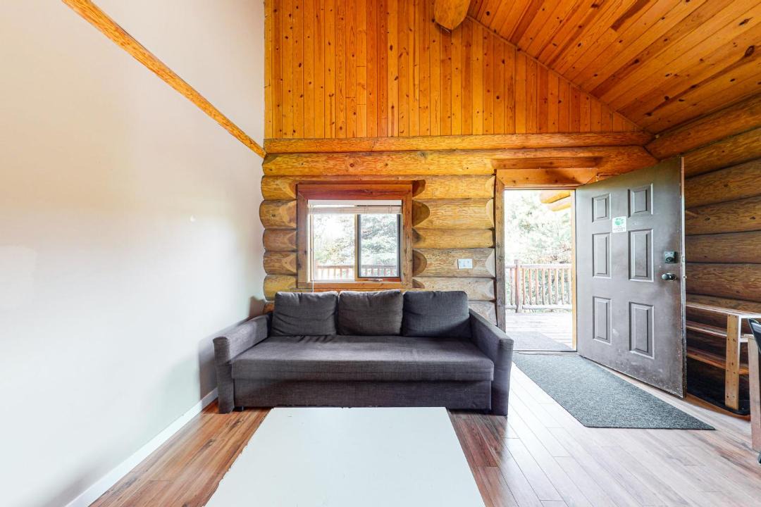 Photo of Livingroom in Lac Le Jeune