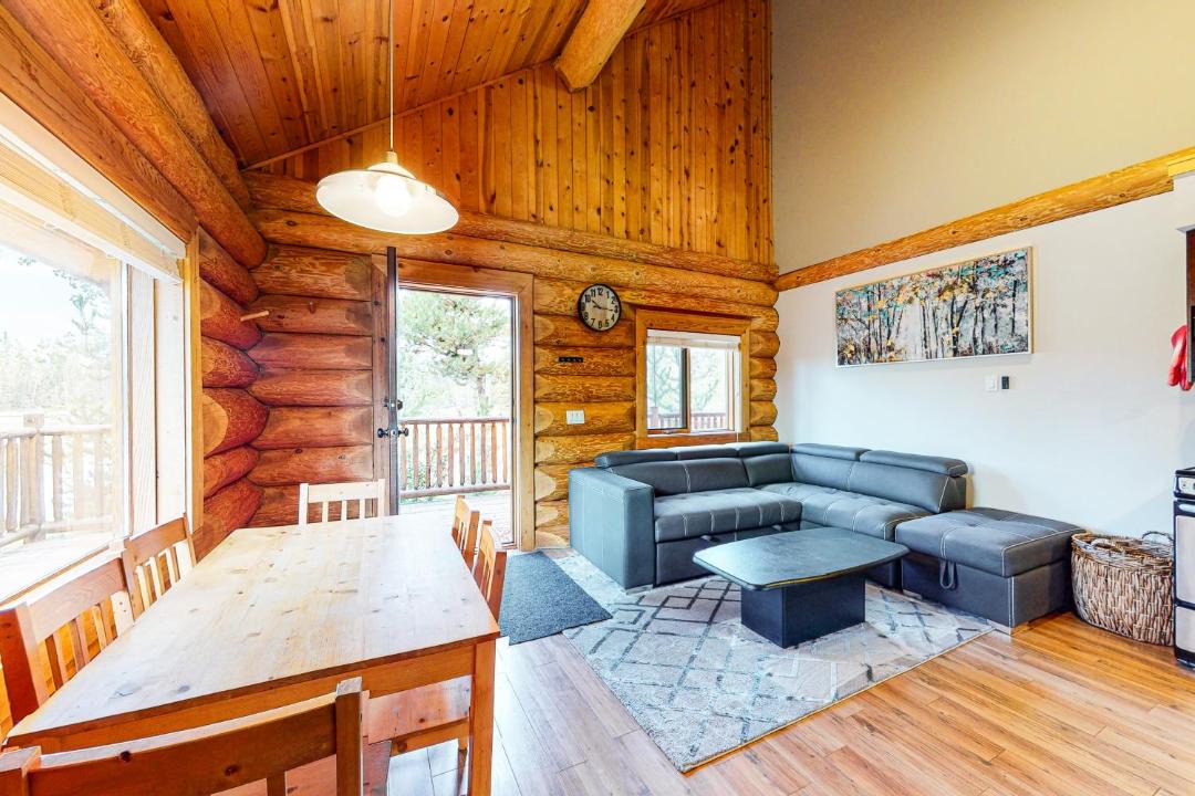 Photo of Livingroom in Lac Le Jeune