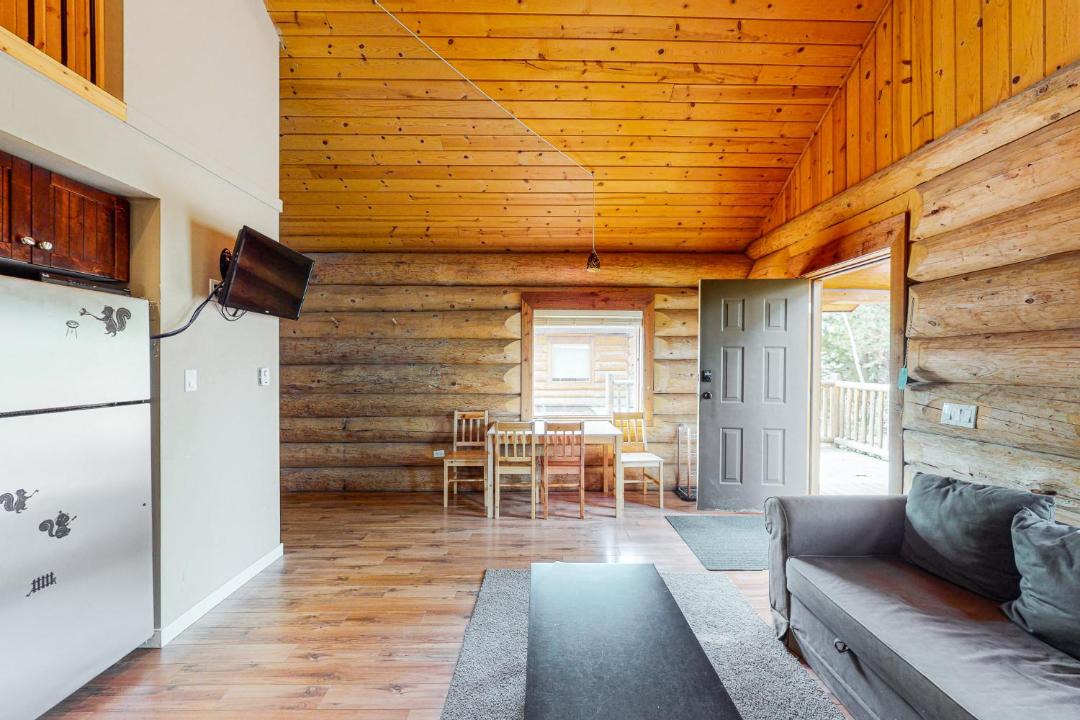 Photo of Livingroom in Lac Le Jeune