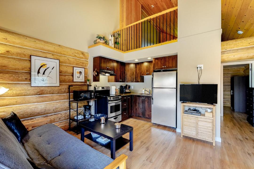 Photo of Livingroom in Lac Le Jeune
