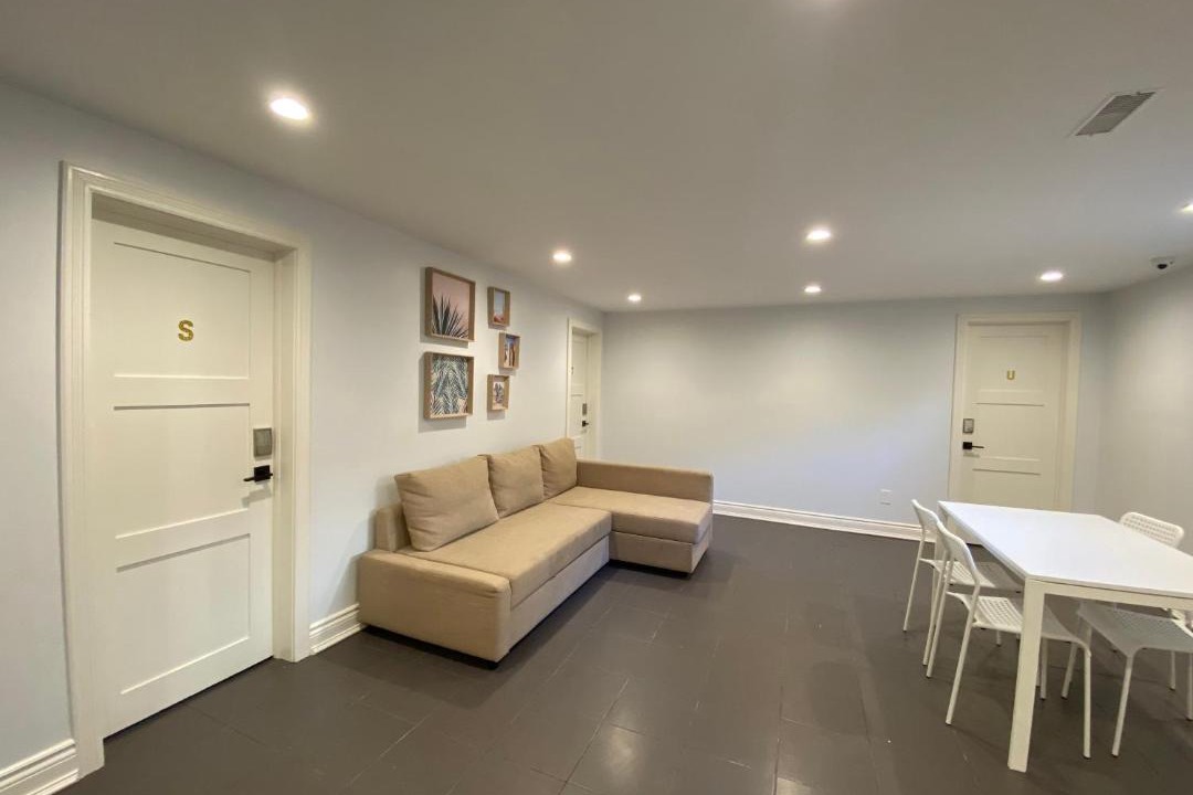 Photo of Livingroom in Willowdale