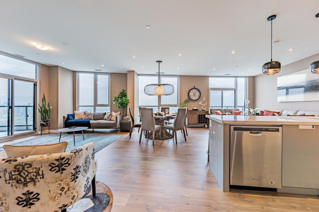 Photo of Livingroom in Hurontario