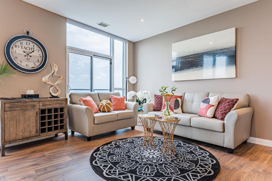Photo of Livingroom in Hurontario