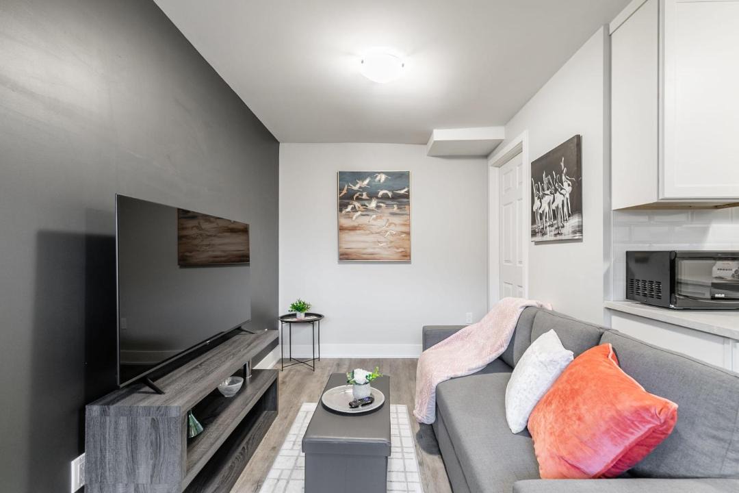 Photo of Livingroom in Central Hamilton