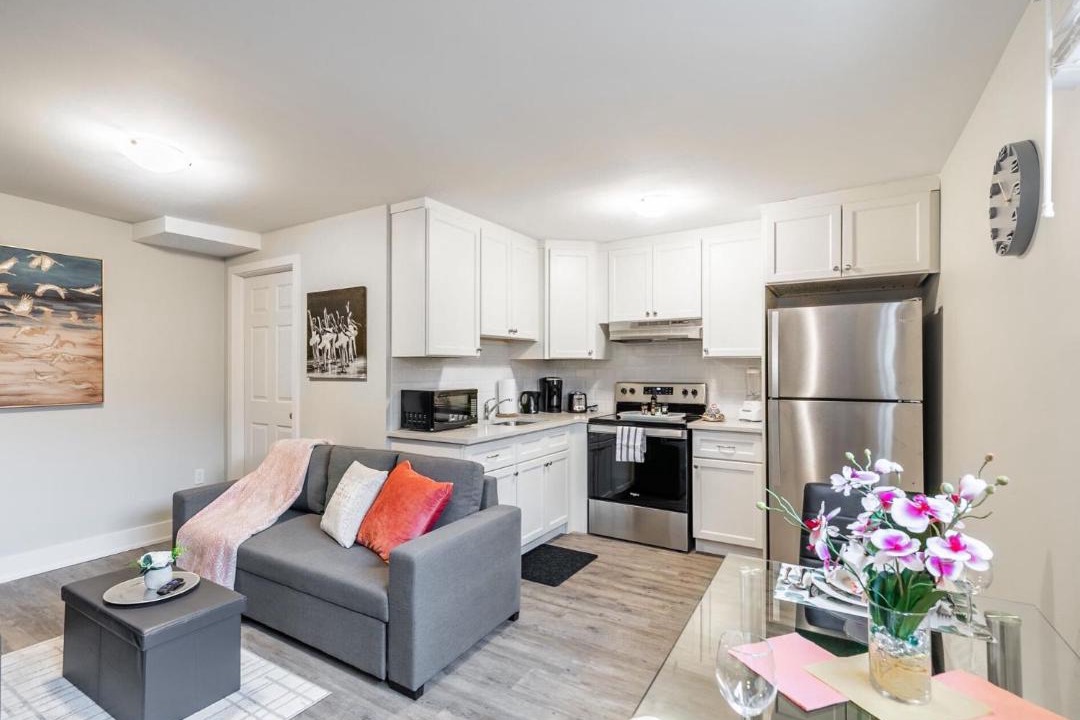 Photo of Livingroom in Central Hamilton