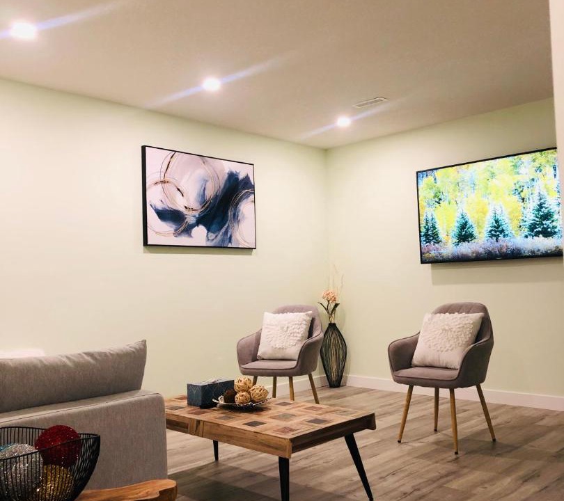 Photo of Livingroom in Springbank Hill