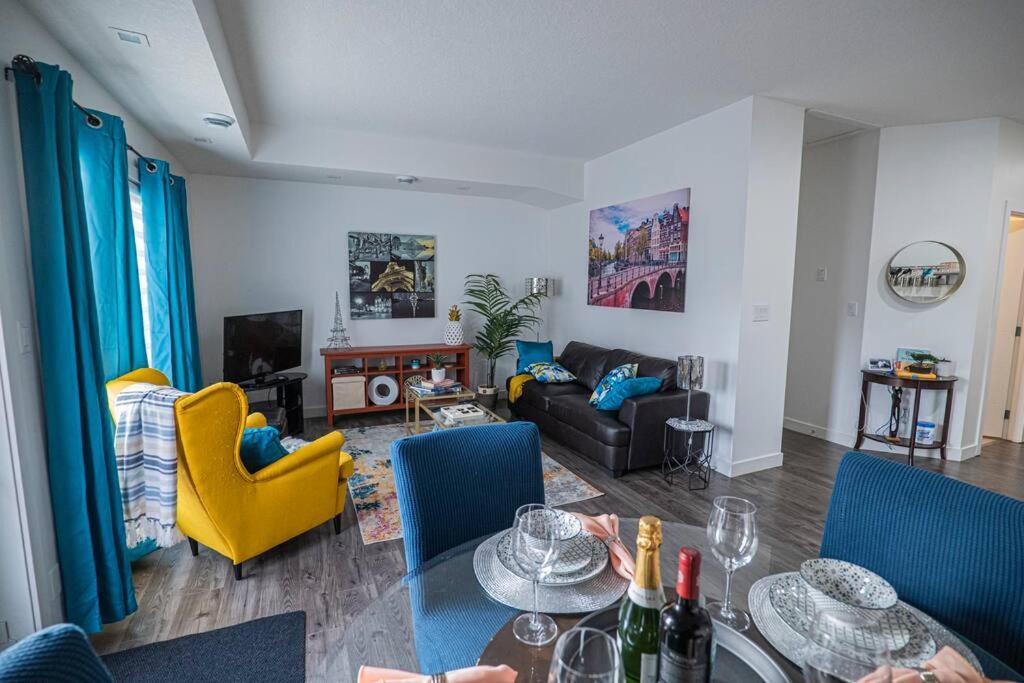 Photo of Livingroom in North Central Edmonton