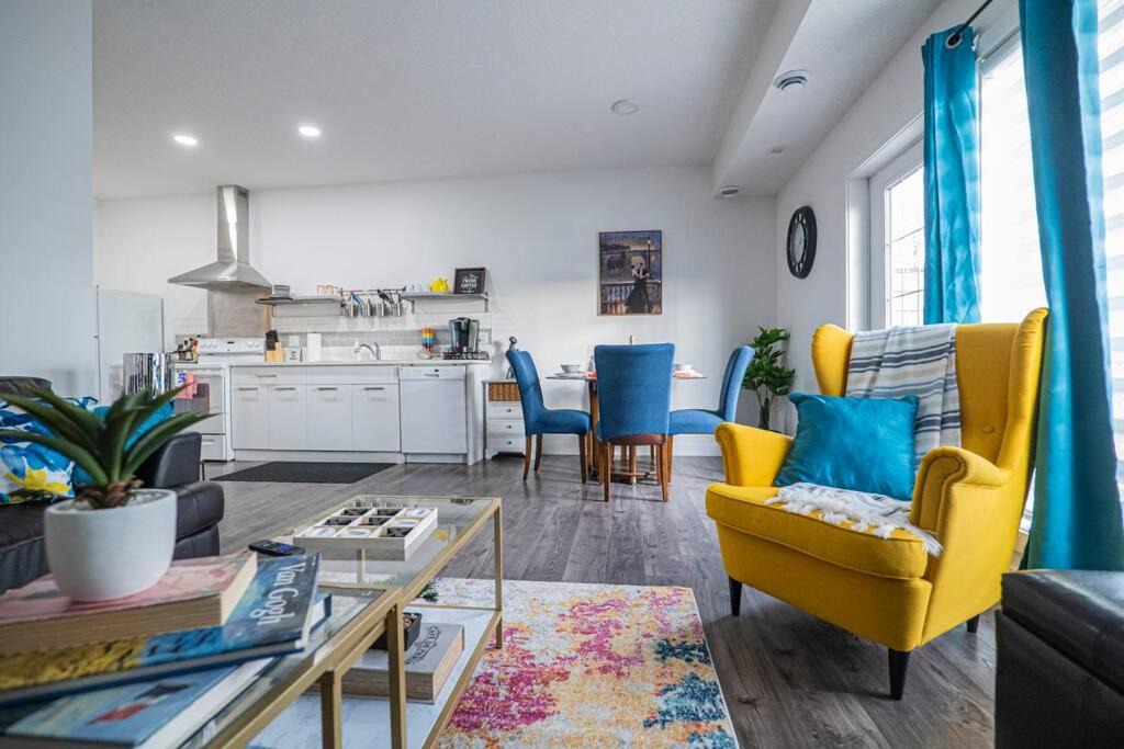 Photo of Livingroom in North Central Edmonton