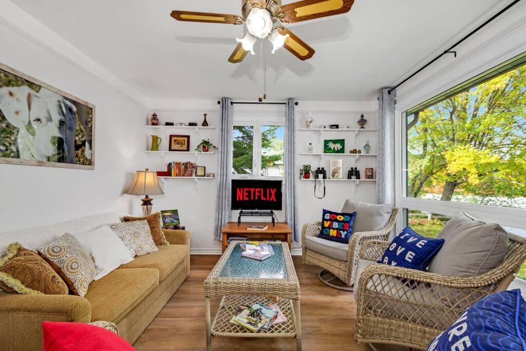 Photo of Livingroom in Drummond-North Elmsley