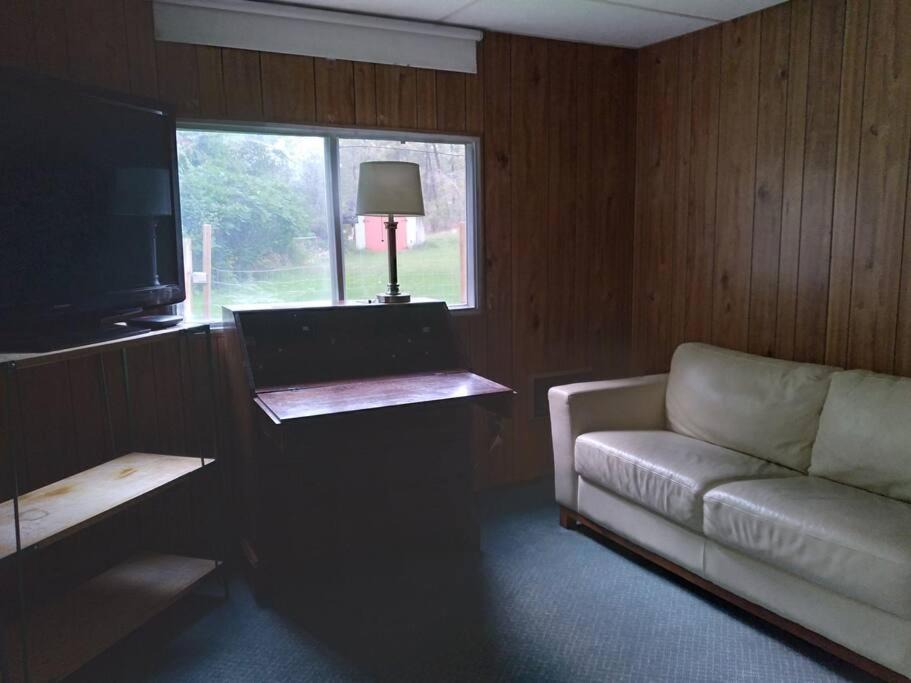 Photo of Livingroom in Lillooet