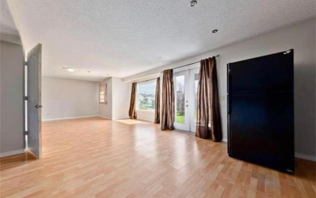 Photo of Livingroom in Chestermere