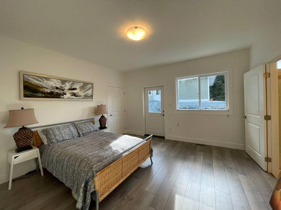 Photo of Bedroom in Chemainus