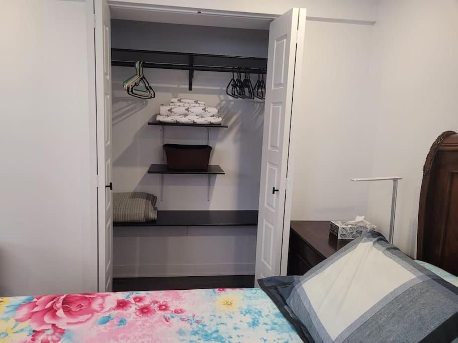 Photo of Bedroom in Longueuil