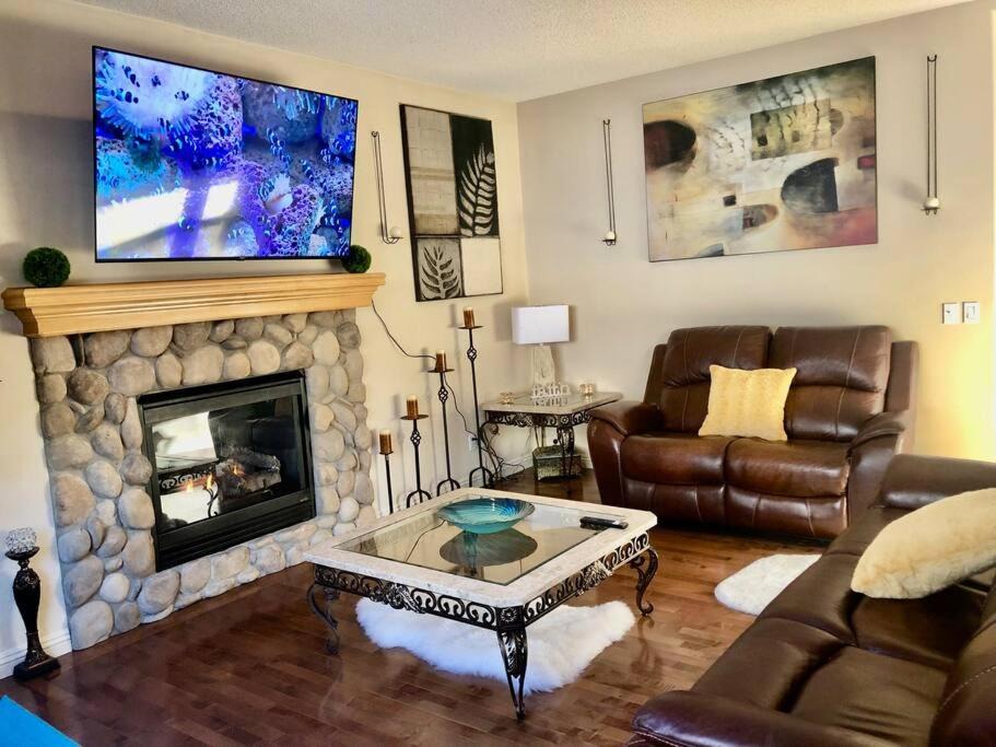 Photo of Livingroom in Springbank Hill