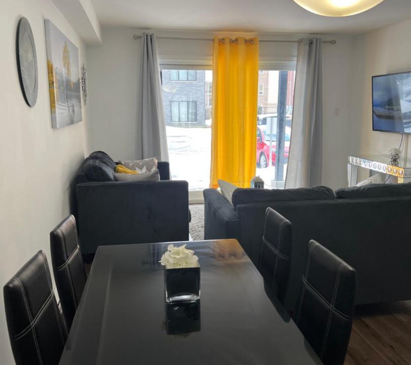 Photo of Livingroom in Aylmer