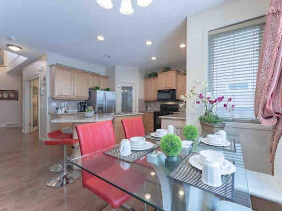 Photo of Livingroom in Springbank Hill