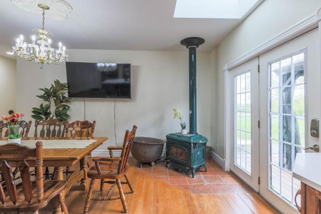 Photo of Livingroom in Hamilton