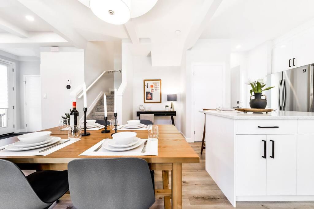 Photo of Livingroom in Jasper Place
