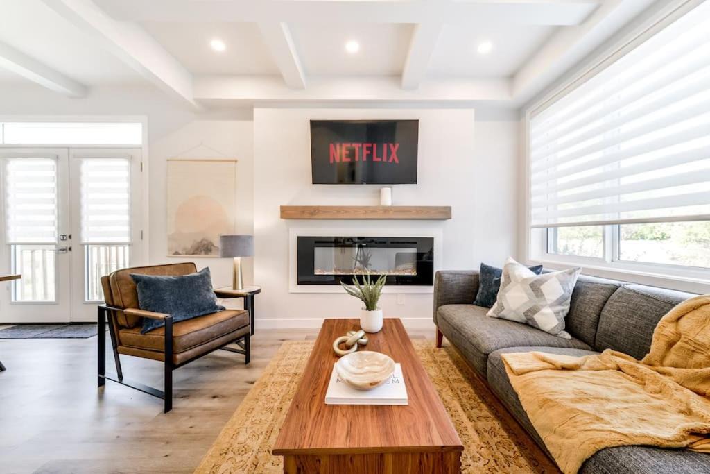 Photo of Livingroom in Jasper Place