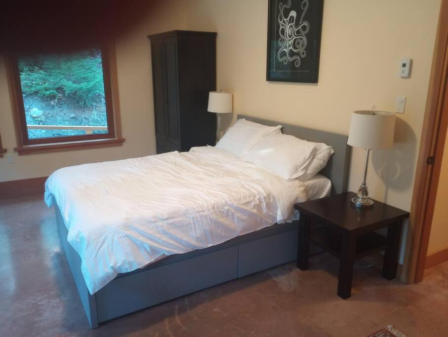 Photo of Bedroom in Lake Cowichan