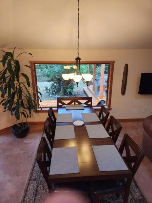 Photo of Livingroom in Lake Cowichan