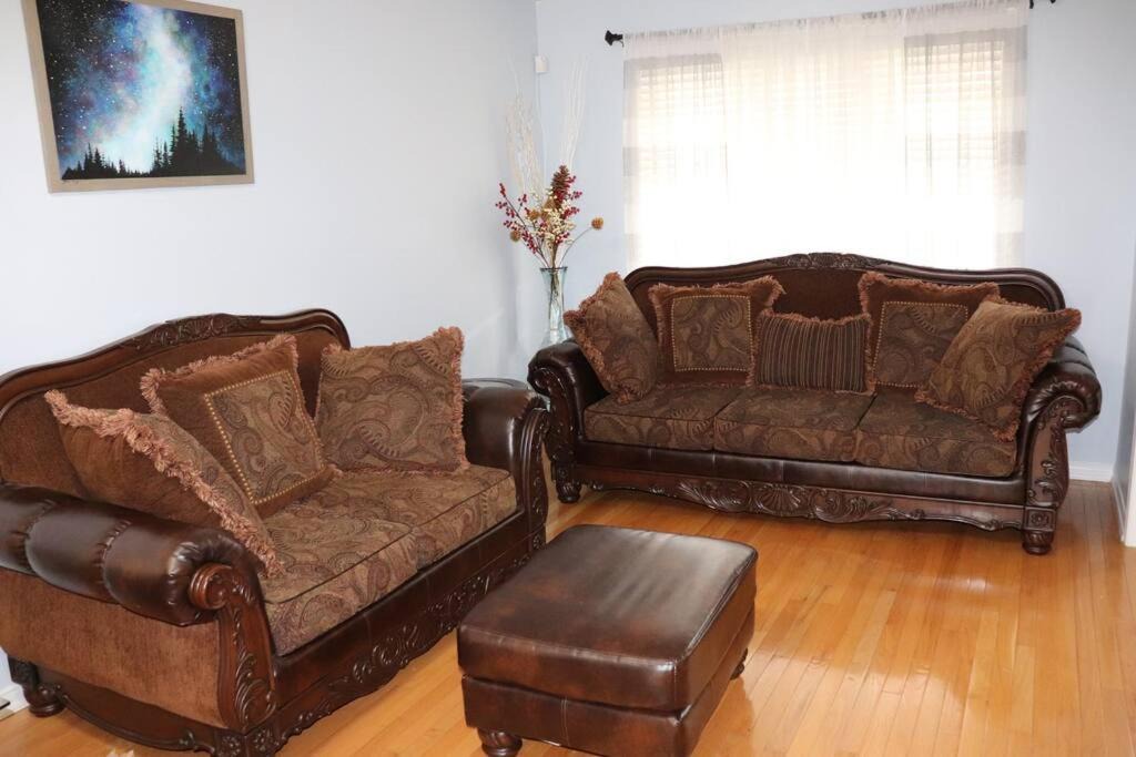 Photo of Livingroom in Ajax