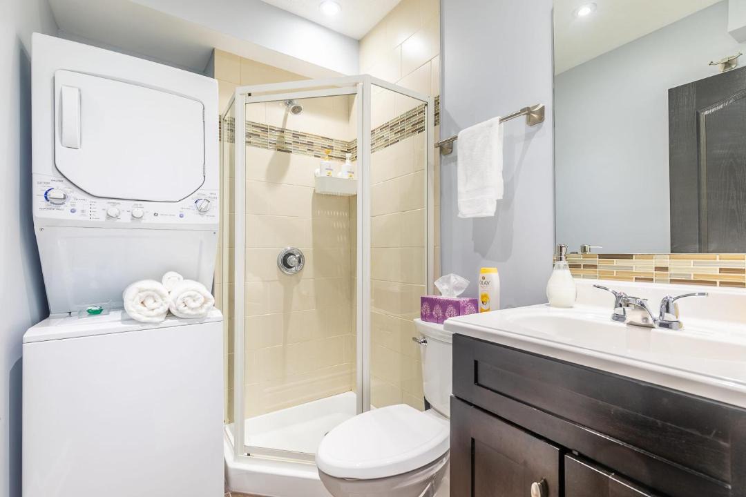 Photo of Bathroom in Centretown West