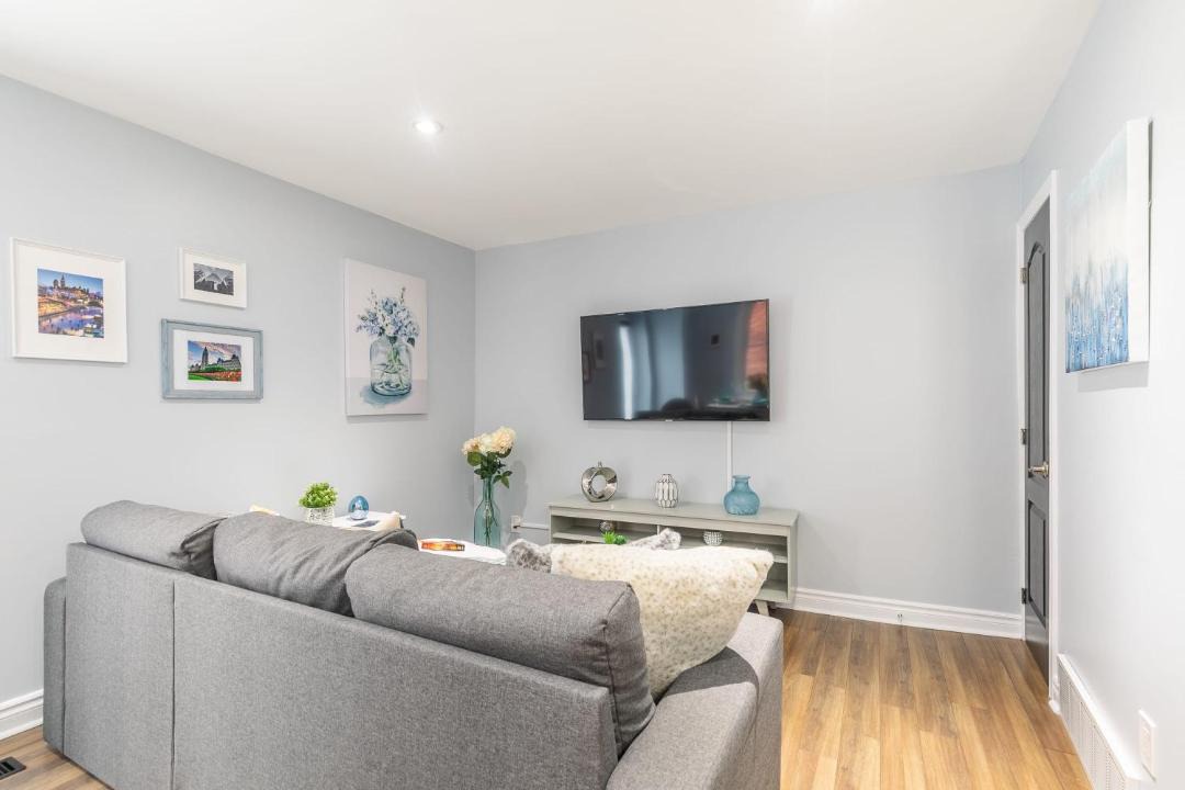 Photo of Livingroom in Centretown West