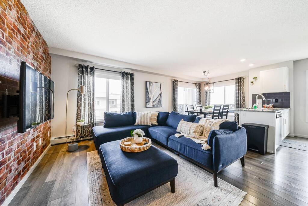 Photo of Livingroom in Southwest Edmonton