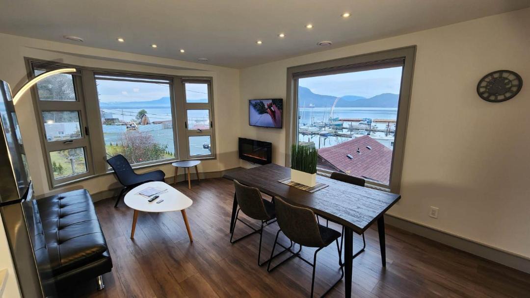 Photo of Livingroom in Cowichan Bay