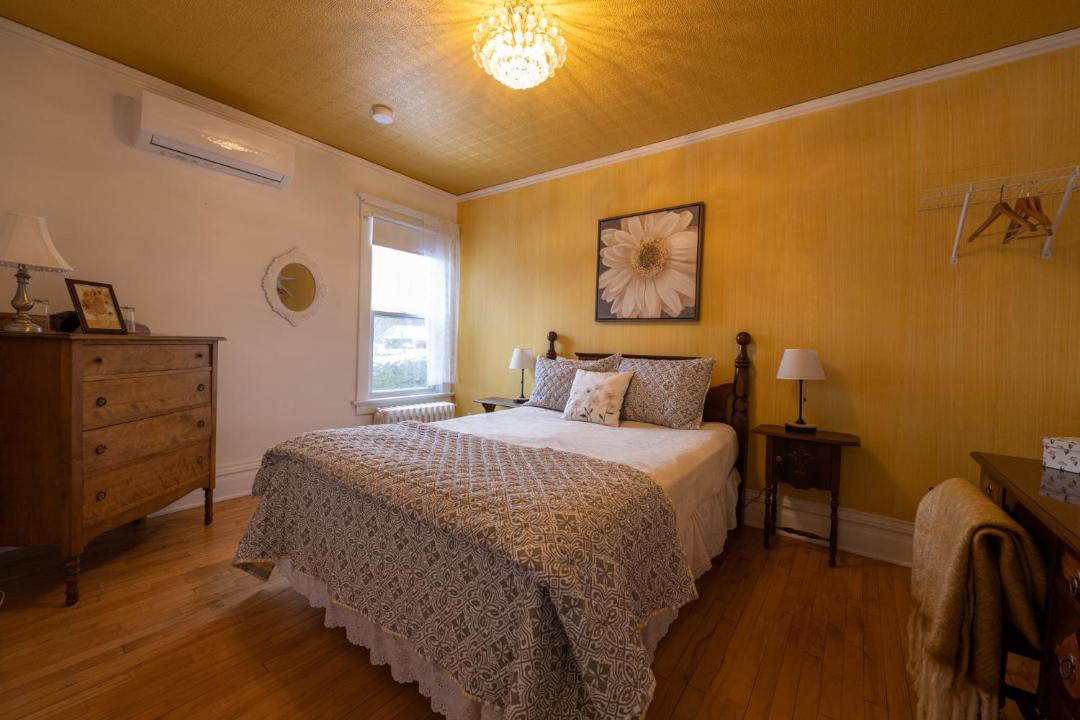 Photo of Bedroom in Magog