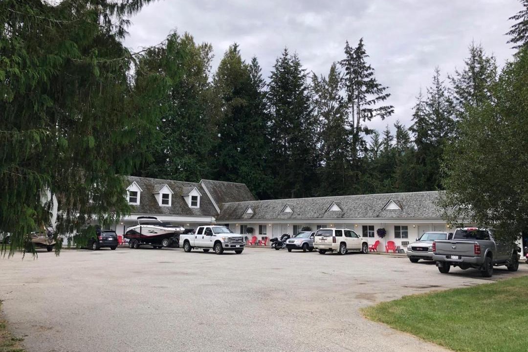 Photo of Others in Sicamous