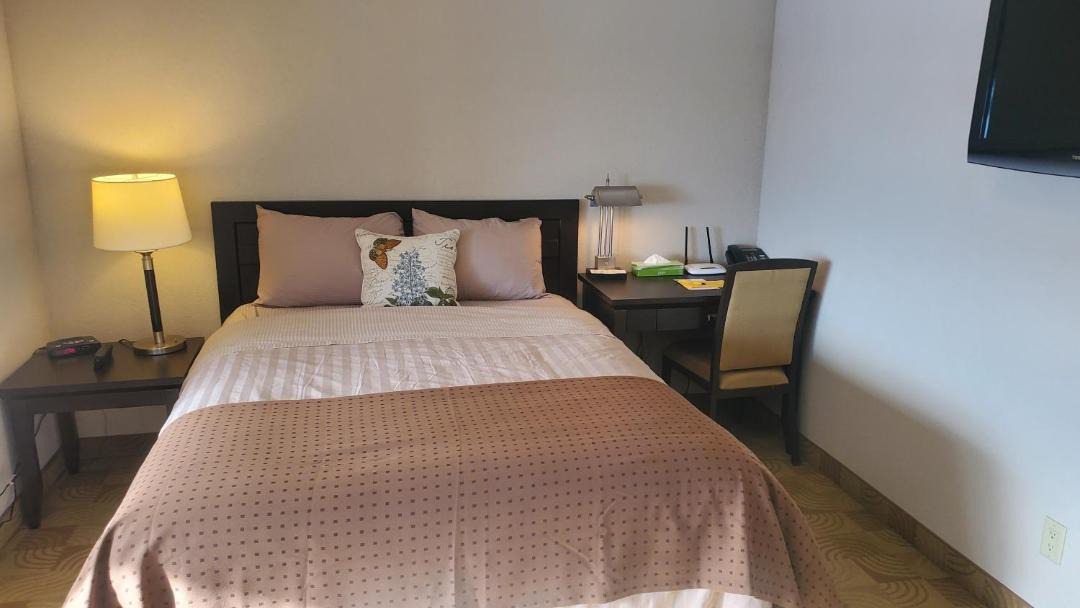 Photo of Bedroom in Wabamun