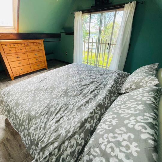 Photo of Bedroom in Colborne