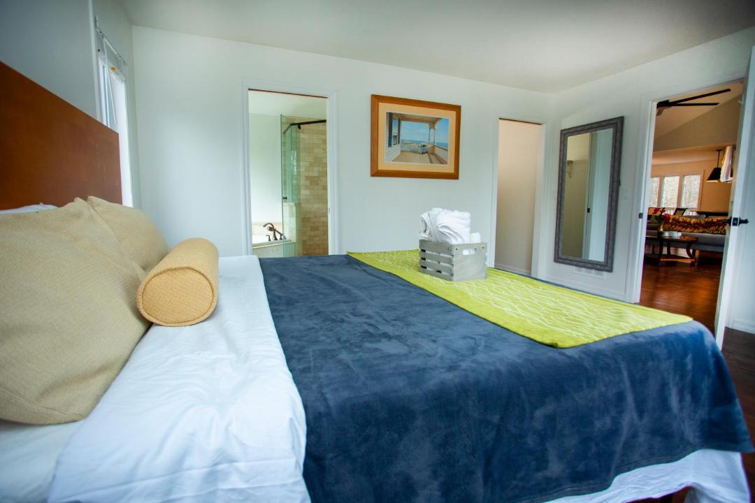 Photo of Bedroom in Haliburton