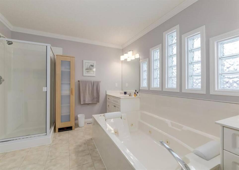 Photo of Bathroom in Valley Ridge