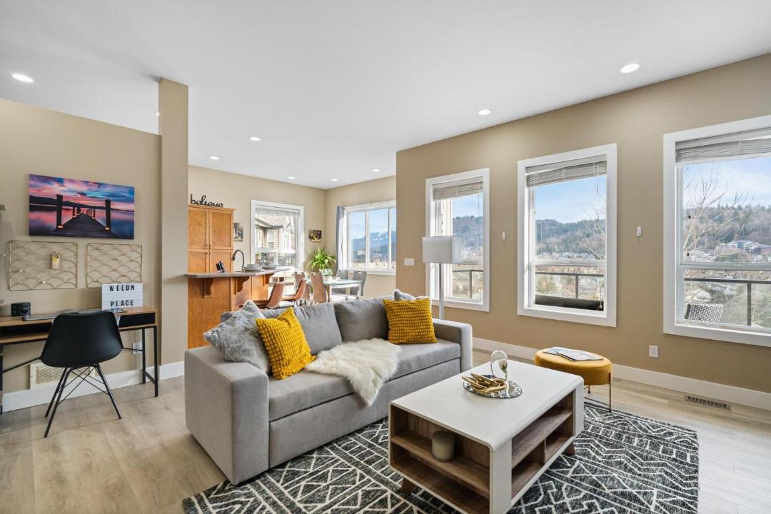 Photo of Livingroom in Promontory