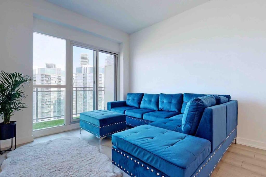Photo of Livingroom in Humber Bay